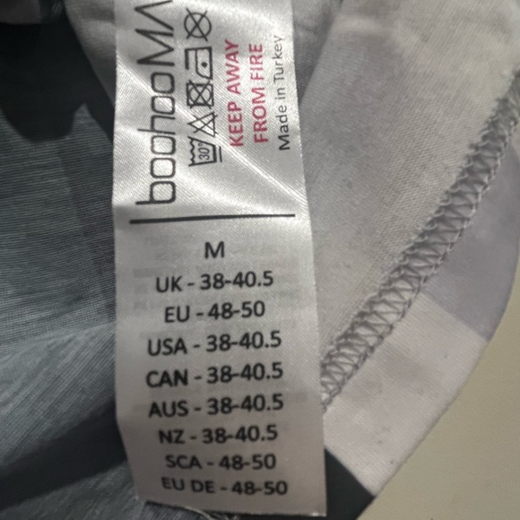 Boohoo Man monochrome white grey black stripe embroidery man t-shirt size Medium - Picture 5 of 7